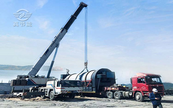 酒糟烘干機吊裝現(xiàn)場